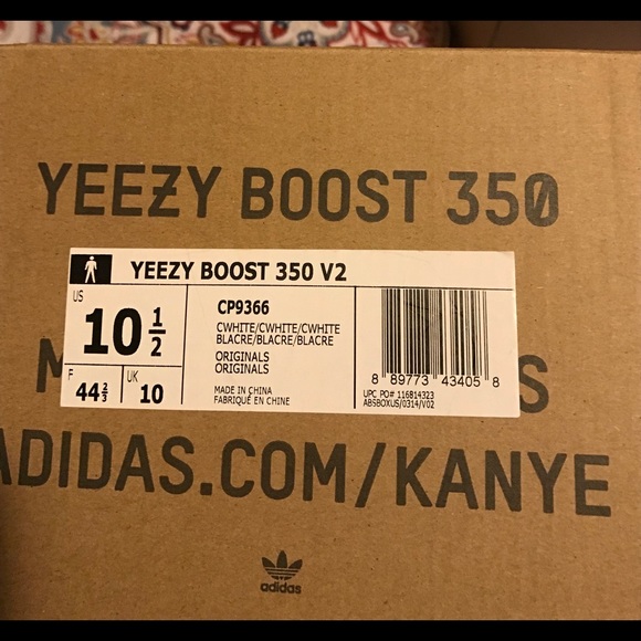 YEEZY BOOST 350 V2